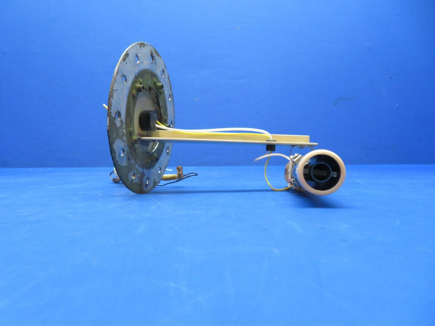 Cessna 310 / 310Q CAS Sensor INBD Fuel Gauge LH P/N 9910082-17 (0823-664)