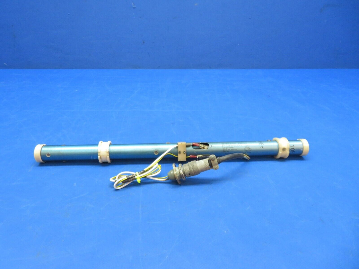 Cessna 310 / 310Q CAS Sensor Main Fuel Gauging w/ Cable P/N 9910082-3 (0823-786)
