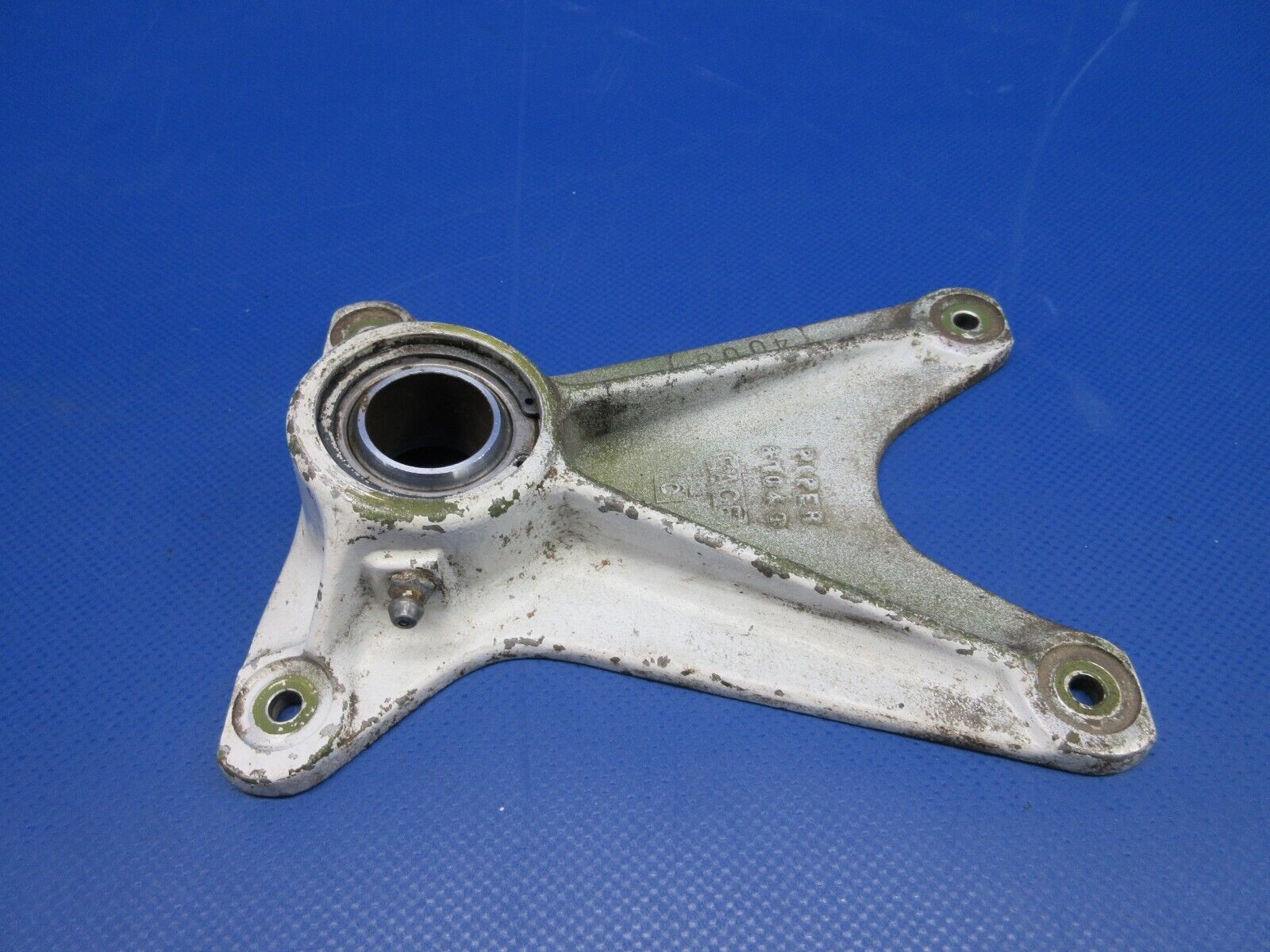 Piper Main Gear Trunnion RH Casting 87043 (0324-1063)