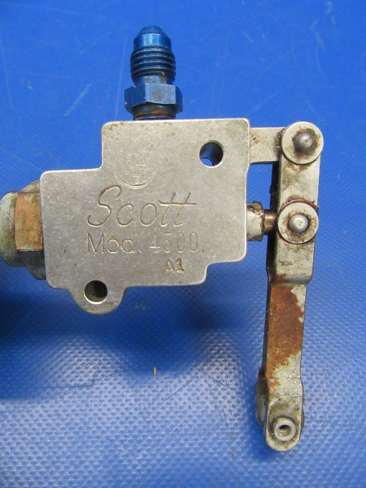 Mooney M20C Parking Brake Reservoir w / Scott Valve P/N 4500, 7116 (1018-242)