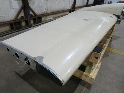 1969 Beech Baron 95-B55 RH Wing P/N 96-110005-610 (0521-101)
