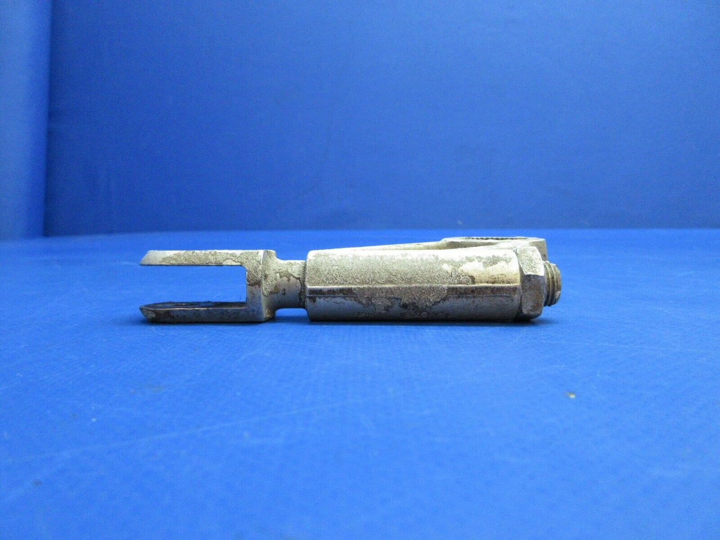 Cessna 401 Adjusting Bellcrank Nose Gear P/N 0842104-2 (0523-423)