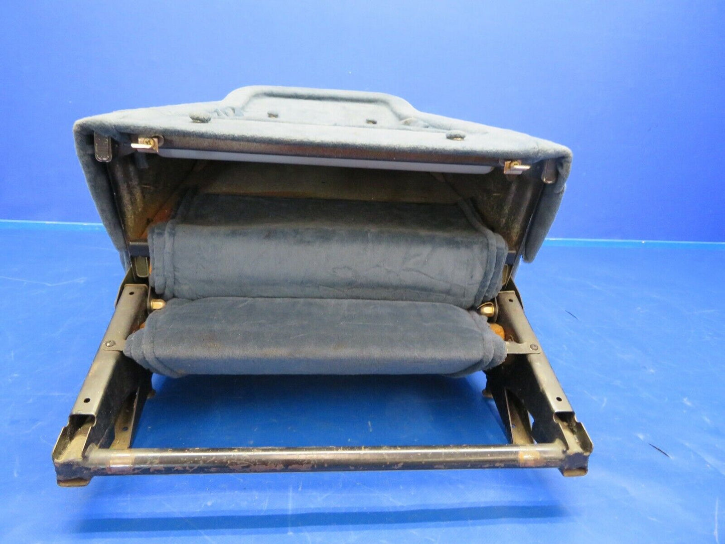 Piper PA-32RT-300 Passenger Seat Center RH Rear Facing P/N 96827-34 (0620-716)