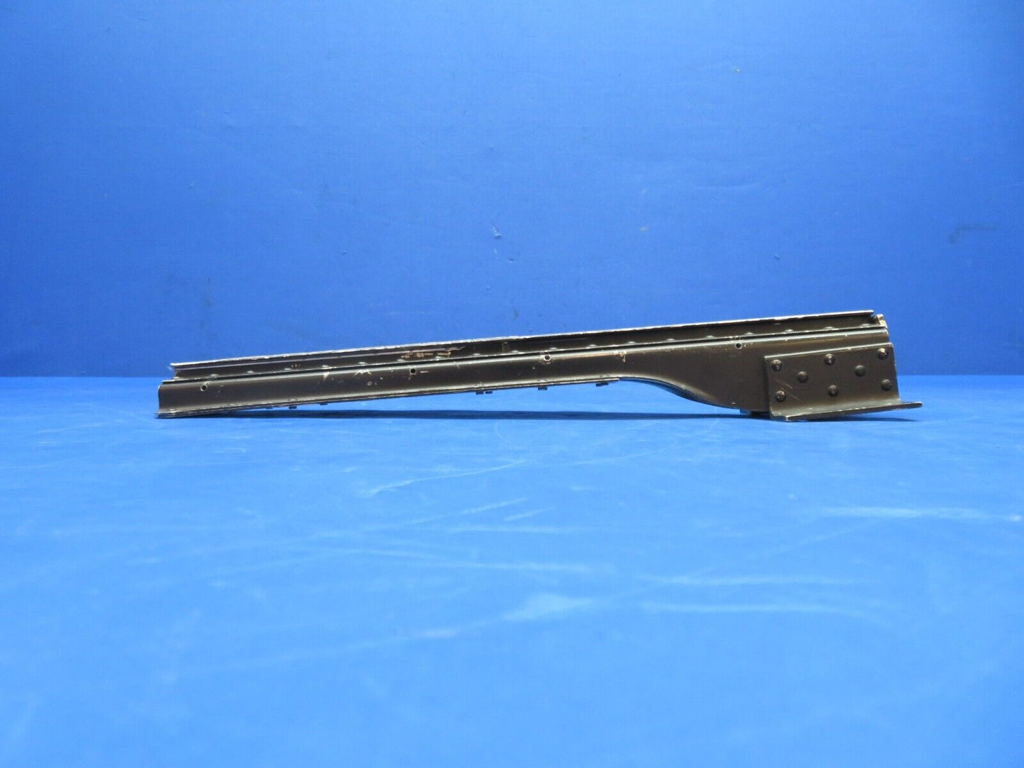 Cessna 310 / 310Q RH Seat Track Assy INBD & OTBD P/N 0812987-6 (0823-685)