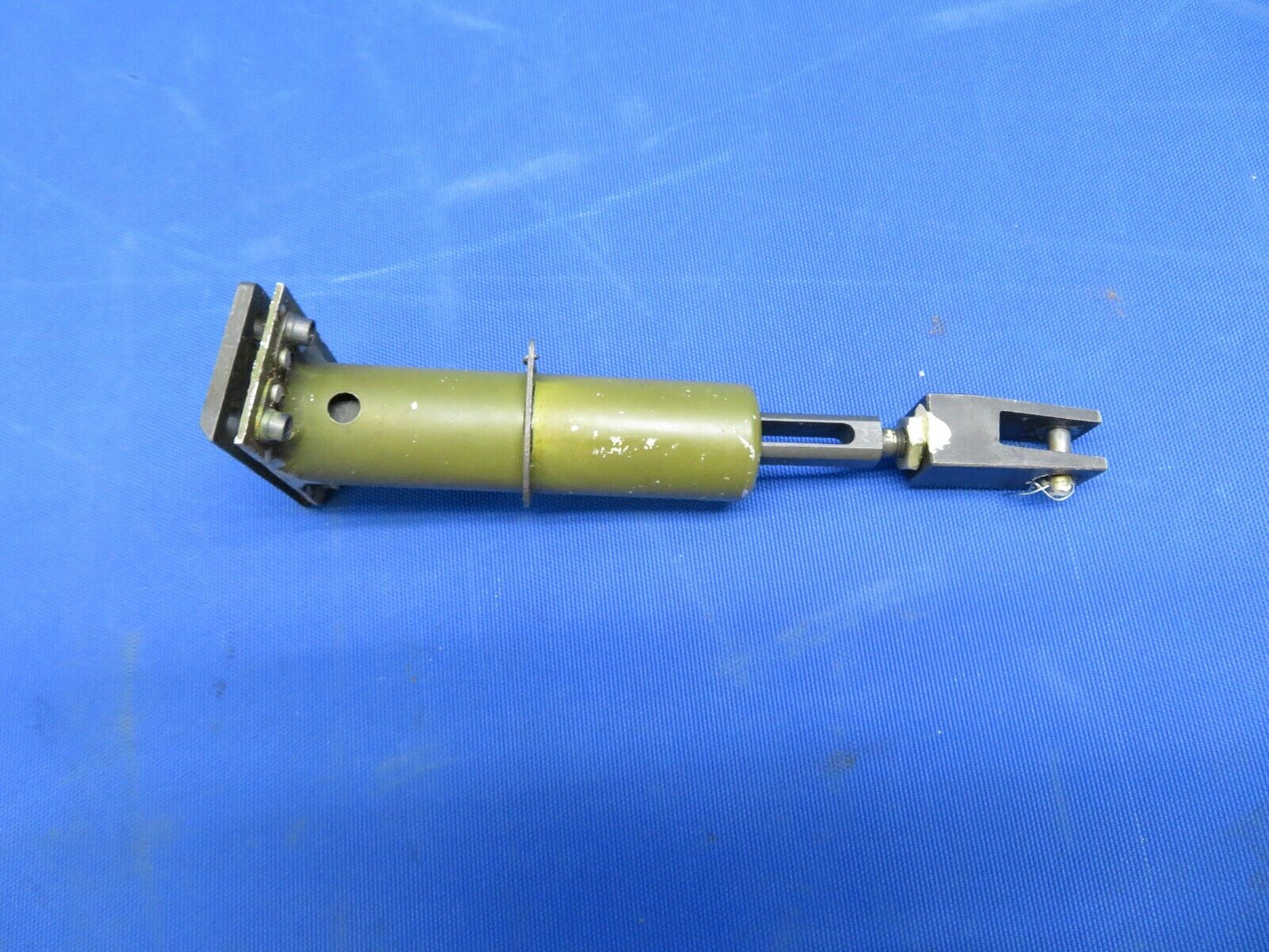 Cessna P210N Guide Cabin Door Latch Pin P/N 2117125-4 (1020-137)