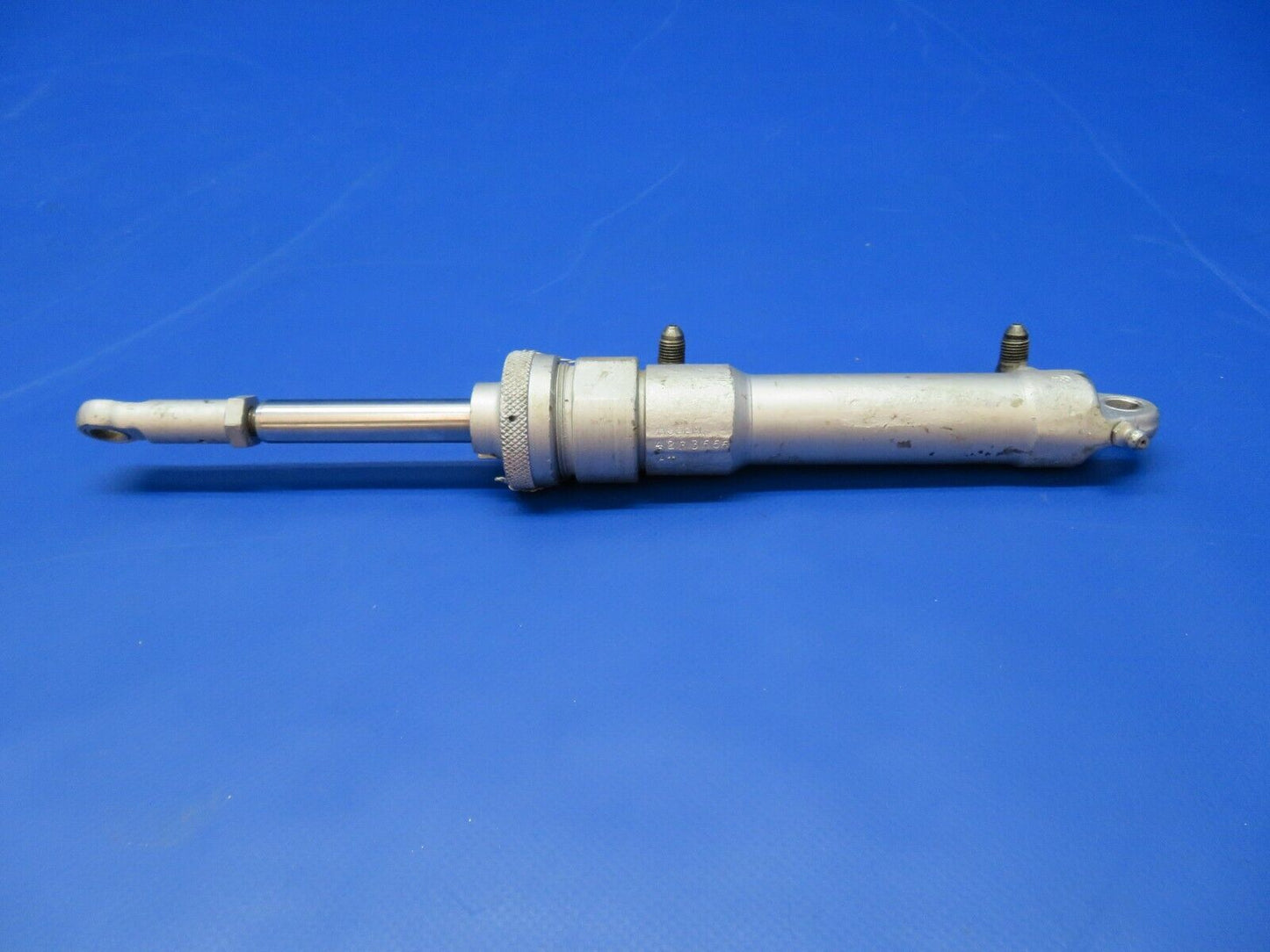 Boeing Hydraulic Actuating Cylinder P/N 4233666 (0922-499)
