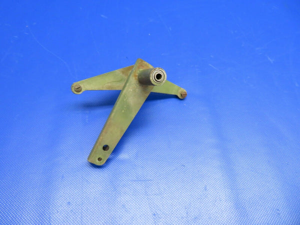 1960 Cessna 210 Bellcrank Flap RH P/N 1260061-2 (0221-168)