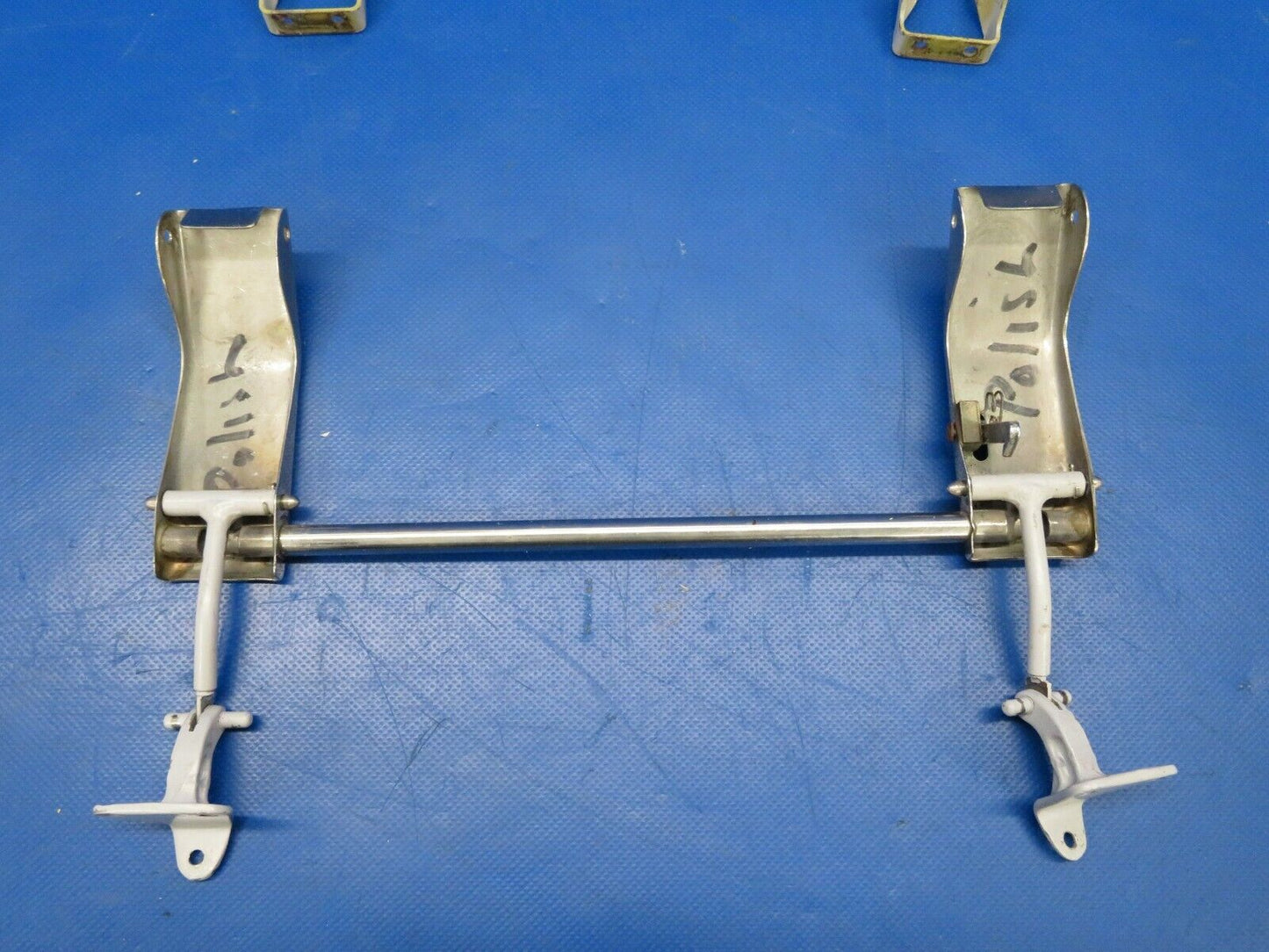 Beech Baron E-55 Window Handle Assy RH P/N 35-415312-4 (0120-162)