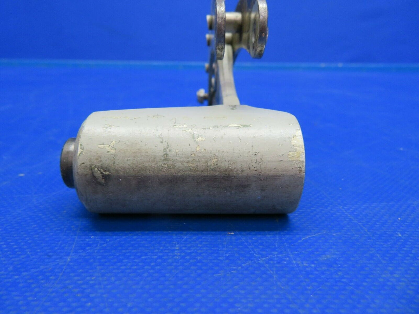 Cessna 310P Bellcrank Assy RH Main Gear P/N 0841104-4 (0620-741)