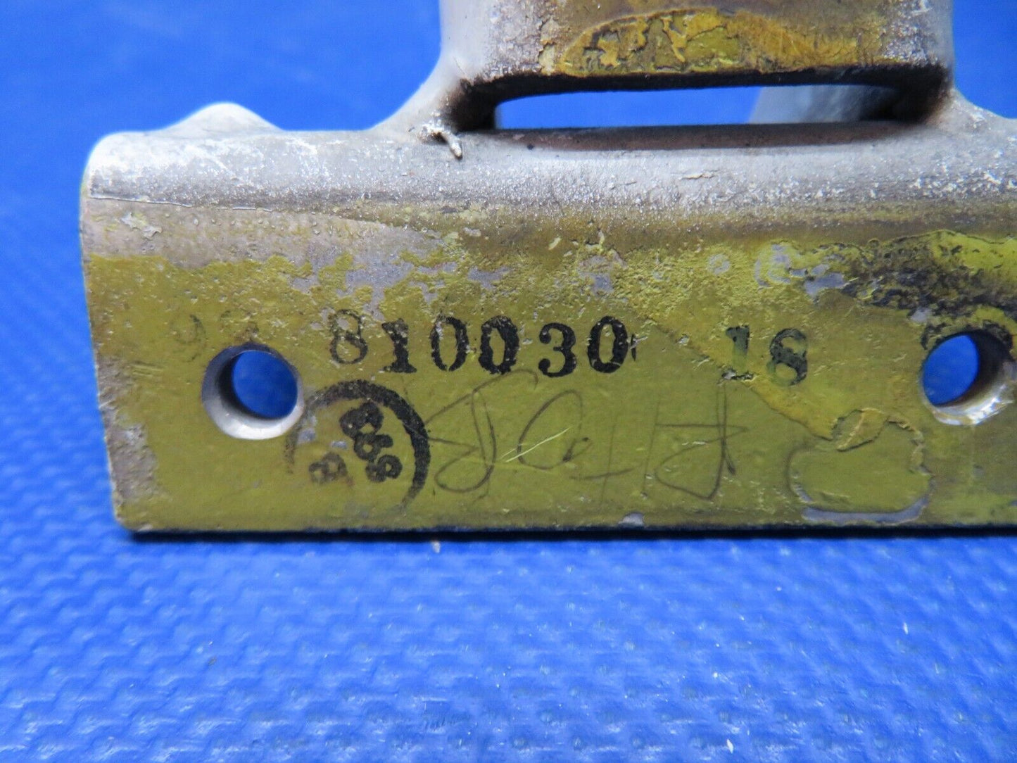 Beech 99 Bracket INBD LH / OTBD RH MG Door P/N 99-810030-18 (0224-295)