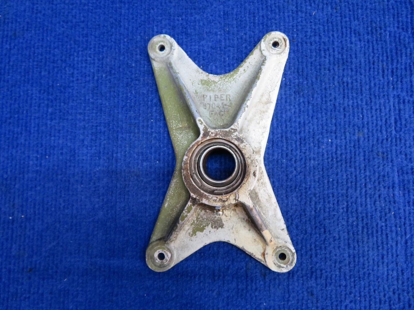 Piper Main Gear FWD RH Trunnion Fitting Casting # 67041-1 (0722-541)