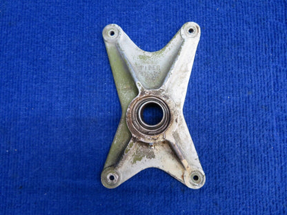 Piper Main Gear FWD RH Trunnion Fitting Casting # 67041-1 (0722-541)