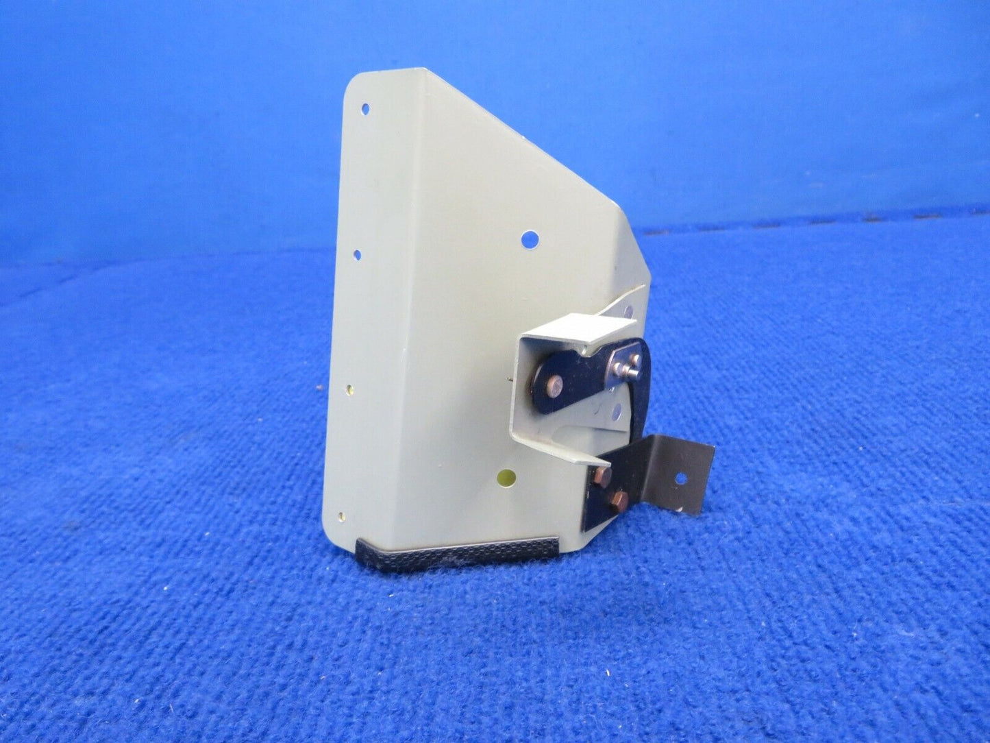 Socata TB-9 Elevator Trim Tab Control Wheel RH Bracket P/N 27007004 (0522-563)