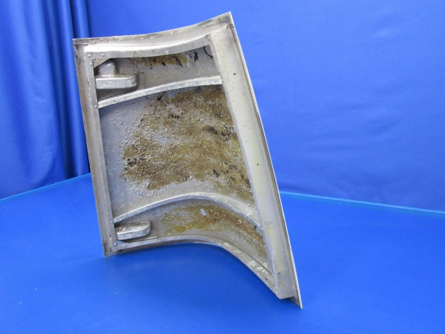 Beech D55 Baron Nose Baggage Door w Key P/N 95-410029-616 (0717-38)