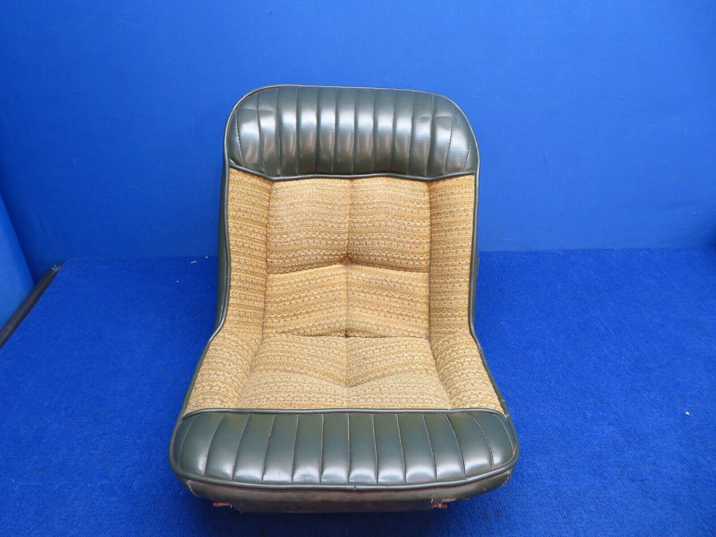 Bellanca 17-30 Viking Bucket Seat Assy P/N S-1 Pilot / Co-Pilot (0822-728)