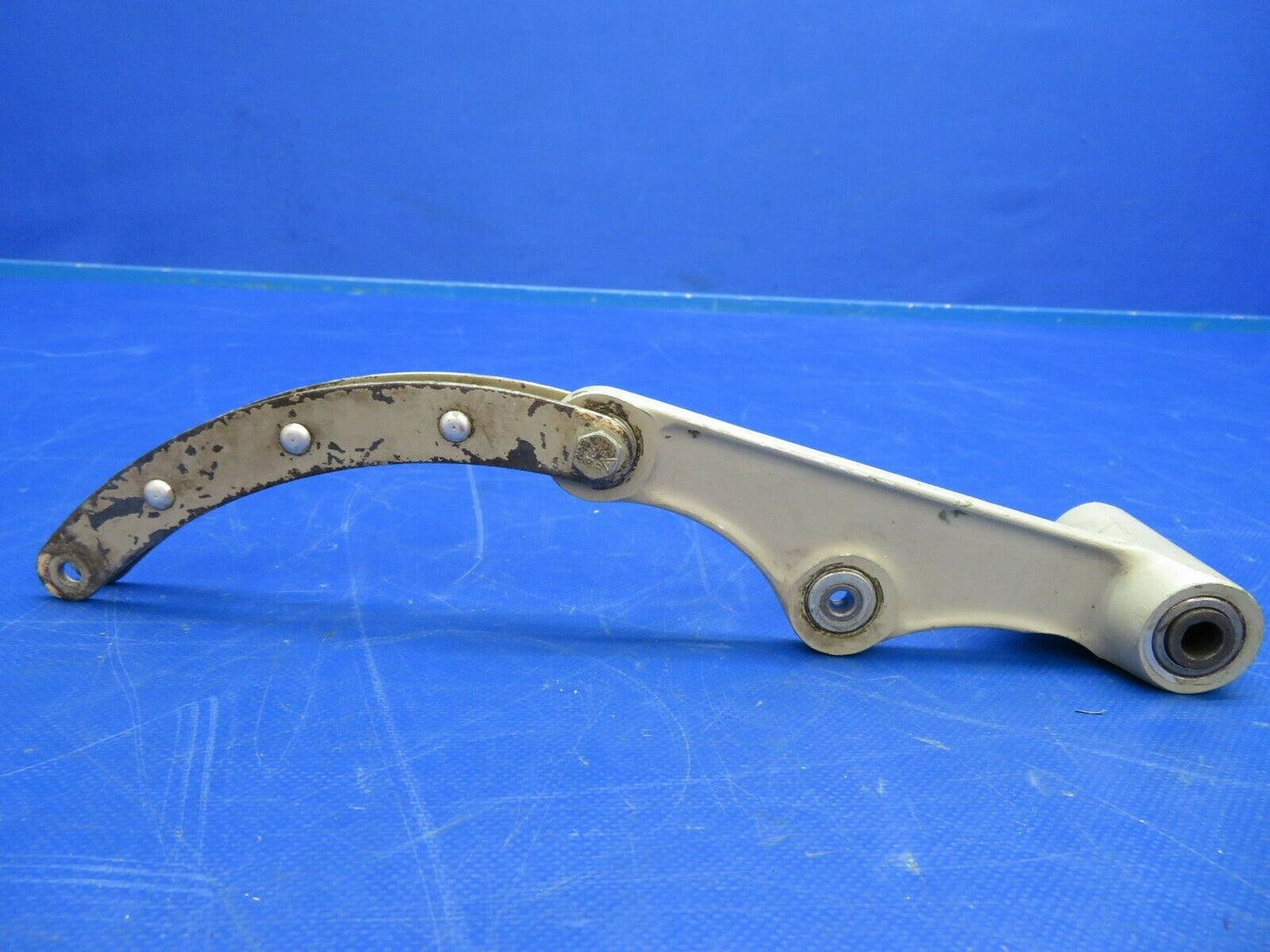 Cessna 310P Bellcrank Assy RH Main Gear P/N 0841104-4 (0620-741)