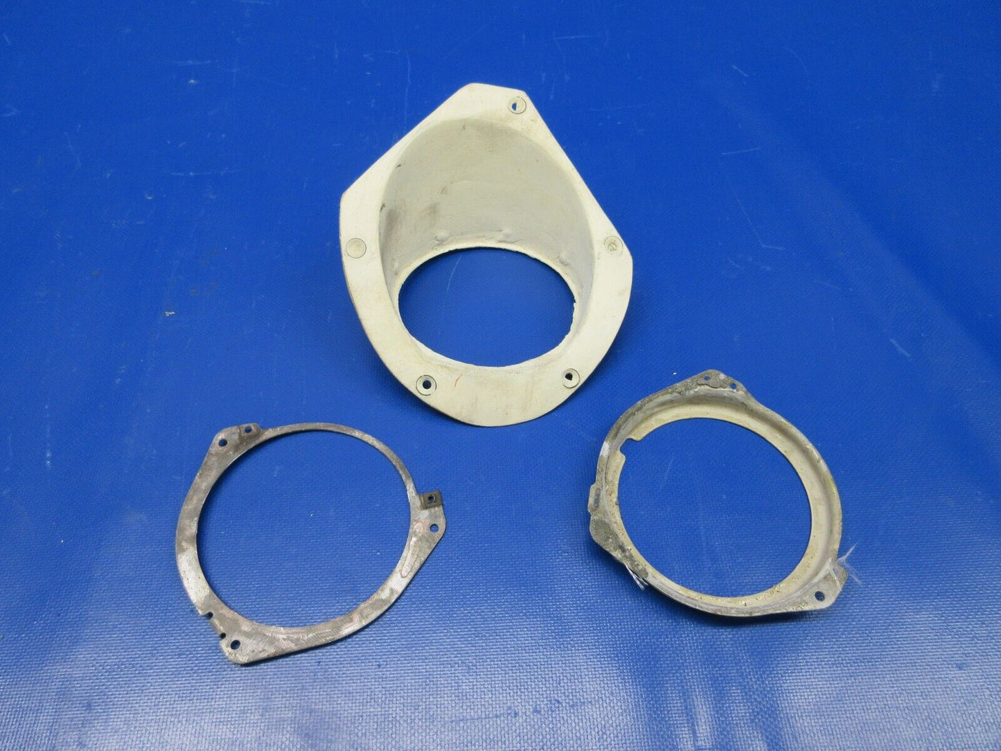 Cessna 210 Landing Light Support Assy RH P/N 1252014-36 (1223-635)
