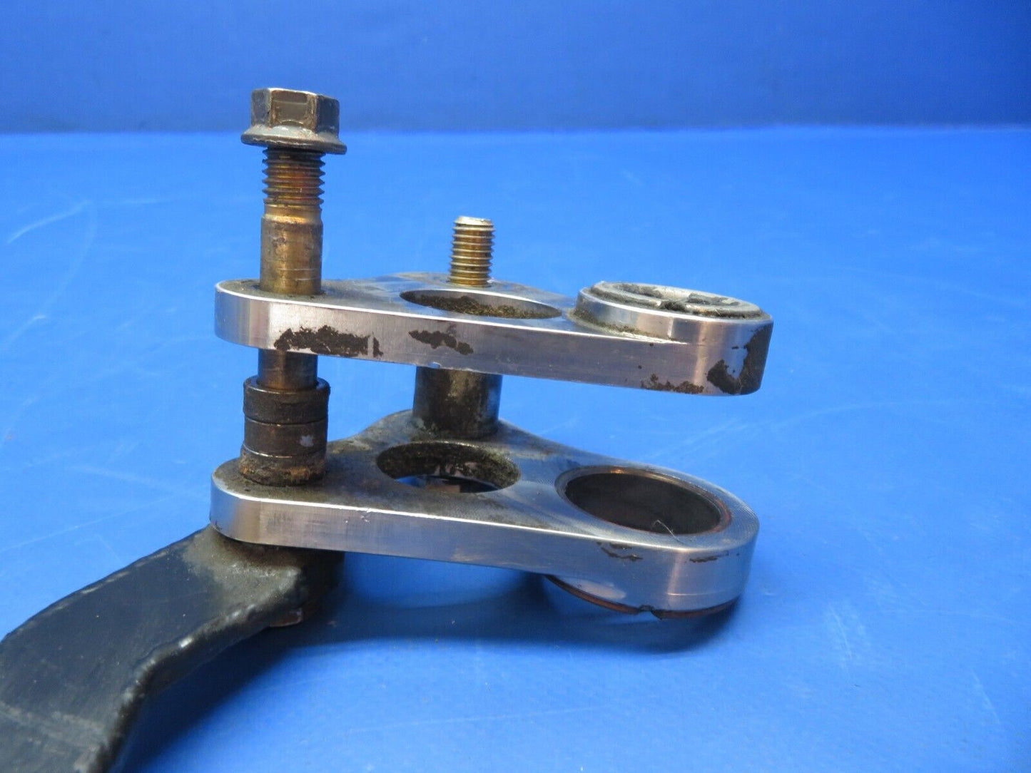 Diamond DA-42 RH Driver Plate w/ Brackett & Spring P/N D60-3237-16-51 (0623-387)
