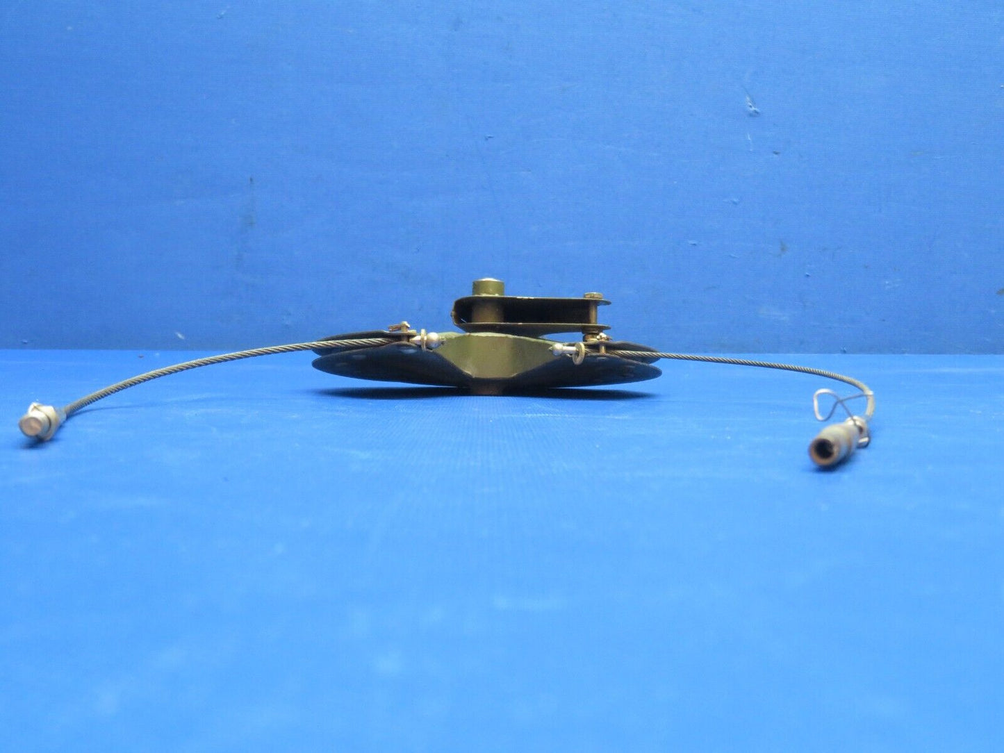 Cessna 210 Bellcrank Assy RH Flap P/N 1262029-2 (0124-1098)