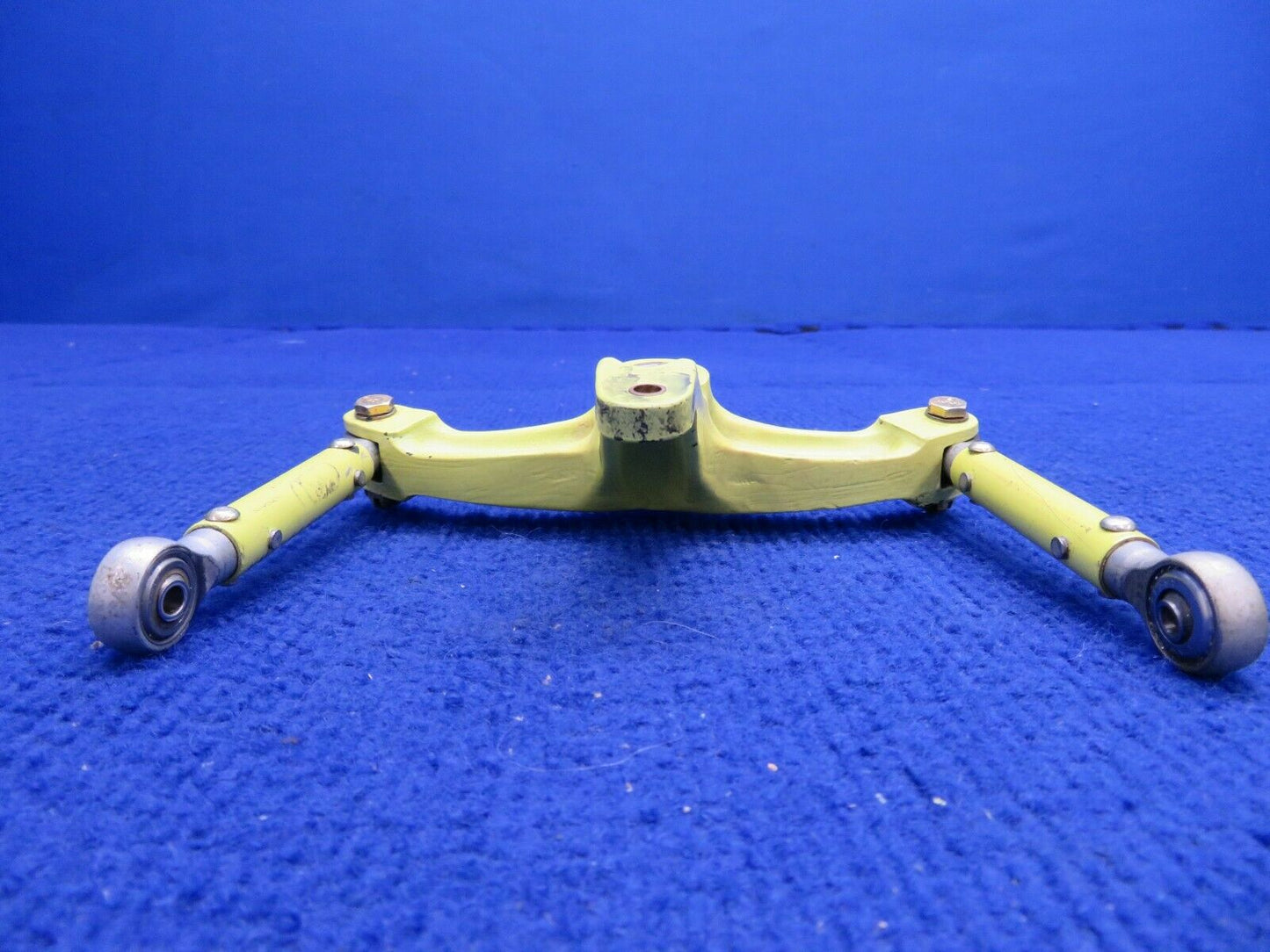 Beech 58 Baron Rudder Bellcrank Assy RH w Push Rods P/N 35-524138-2 (0322-562)