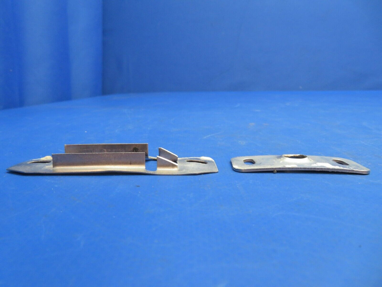 Piper PA-34 AFT Cabin Door Latch Plate & Strike Plate P/N 68353-00 (0323-556)