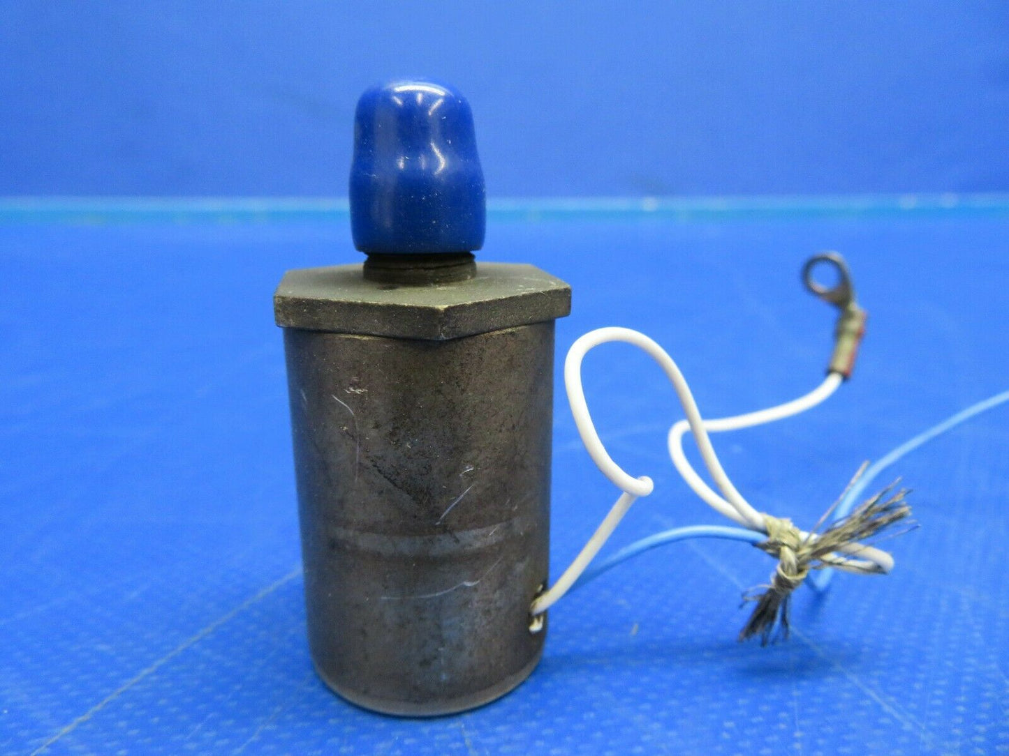 Cessna 310R Solenoid 28V 22 Amps P/N 1E15-6 (0720-786)