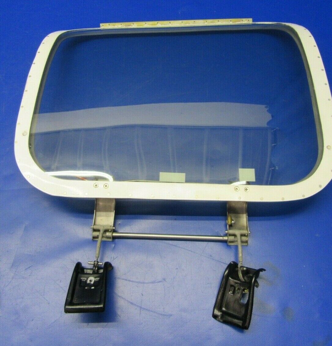 Beech Baron 95-A55 RH Rear Emergency Exit Window P/N 35-410291-147 (0420-263)