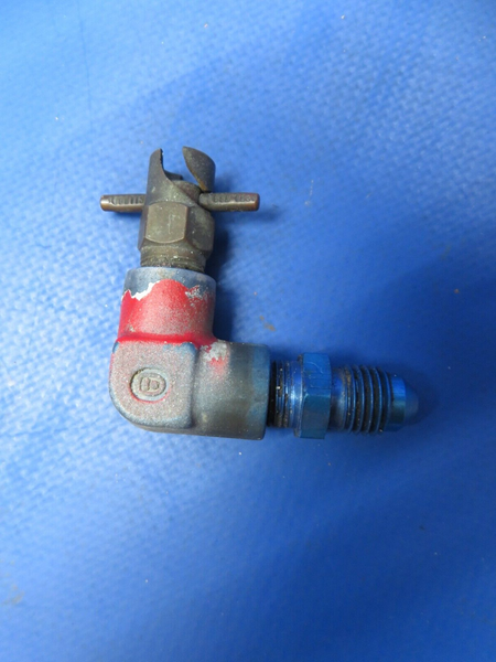 Beech Baron Fuel Drain Couplers w/ CCA-4850 Drain Valves LOT OF 6 (0623-394)