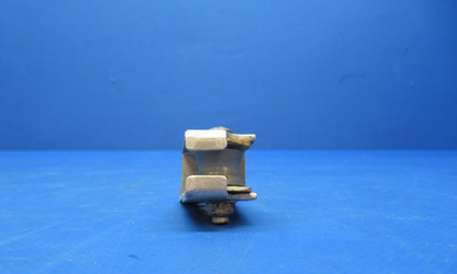 Cessna 172 Wheel Housing Front Seat Assy P/N 0700645-2 (0723-403)