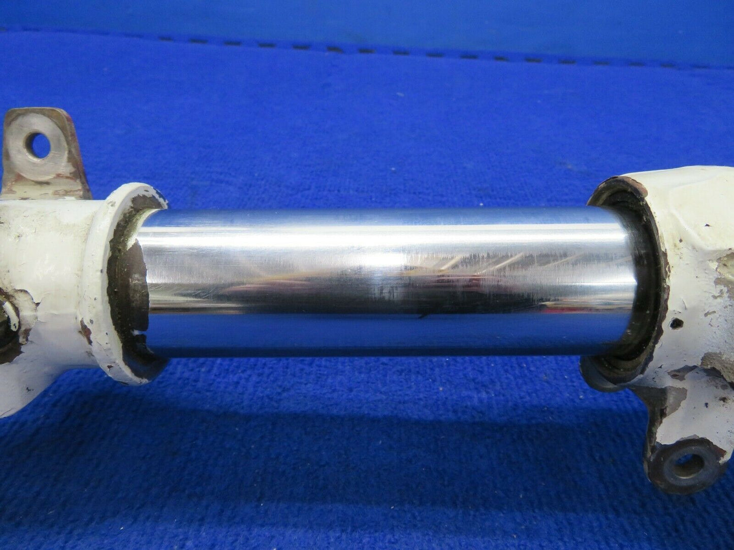 1956 Cessna 310 Main Landing Gear RH P/N 0841000-96 (0422-76)