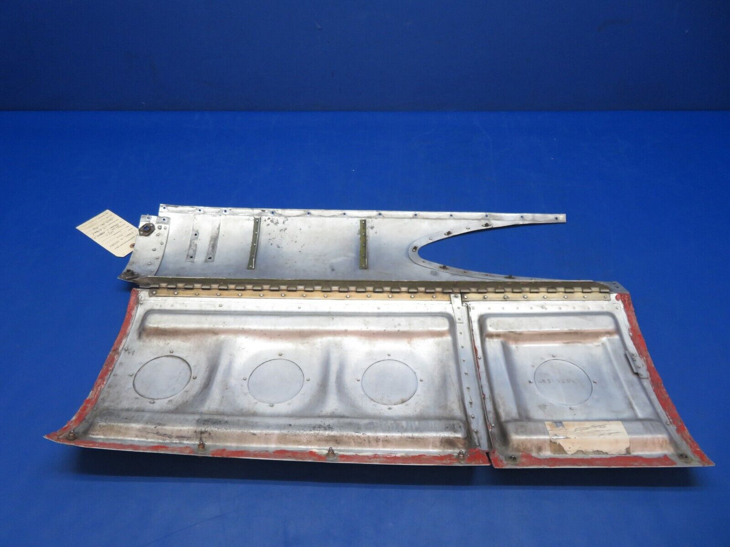 Cessna 310 / 310I Nacelle LH Outboard Door Assy P/N 0895000-11 (1023-159)