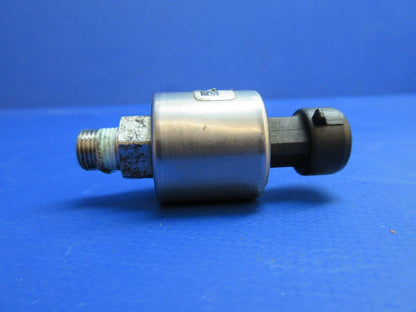 Cirrus SR-22 Oil Pressure Transducer P/N 12635-00 (1023-776)