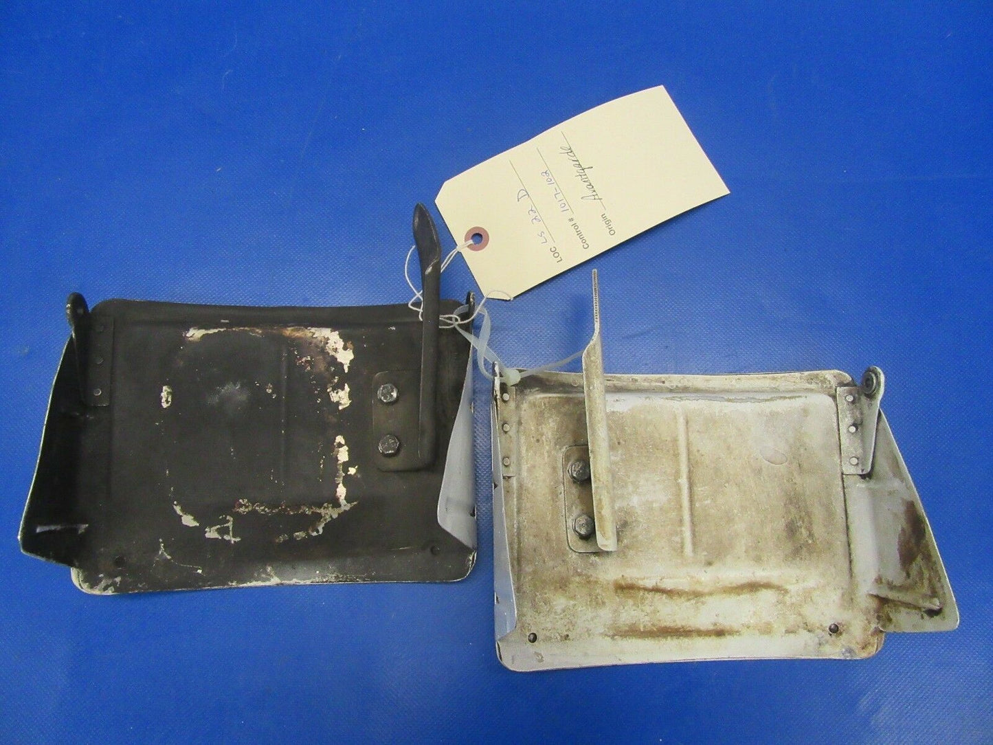 Piper PA-23-250 Cowl Flaps RH Engine P/N 31294-001 (1017-102)