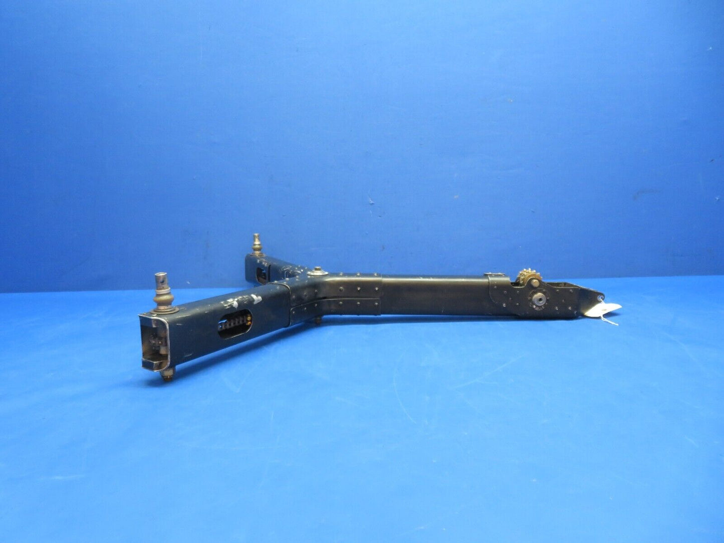 Cessna 310 / 310Q Flight Control Column Assy P/N 0860216-1 (0823-647)