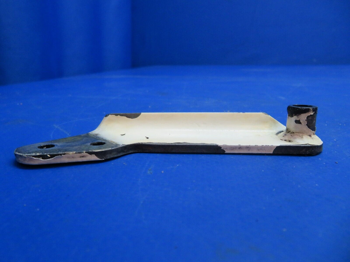 Piper PA-28R-201T Bracket Shimmy Dampener P/N 67114-00, 67114-000 (1222-503)