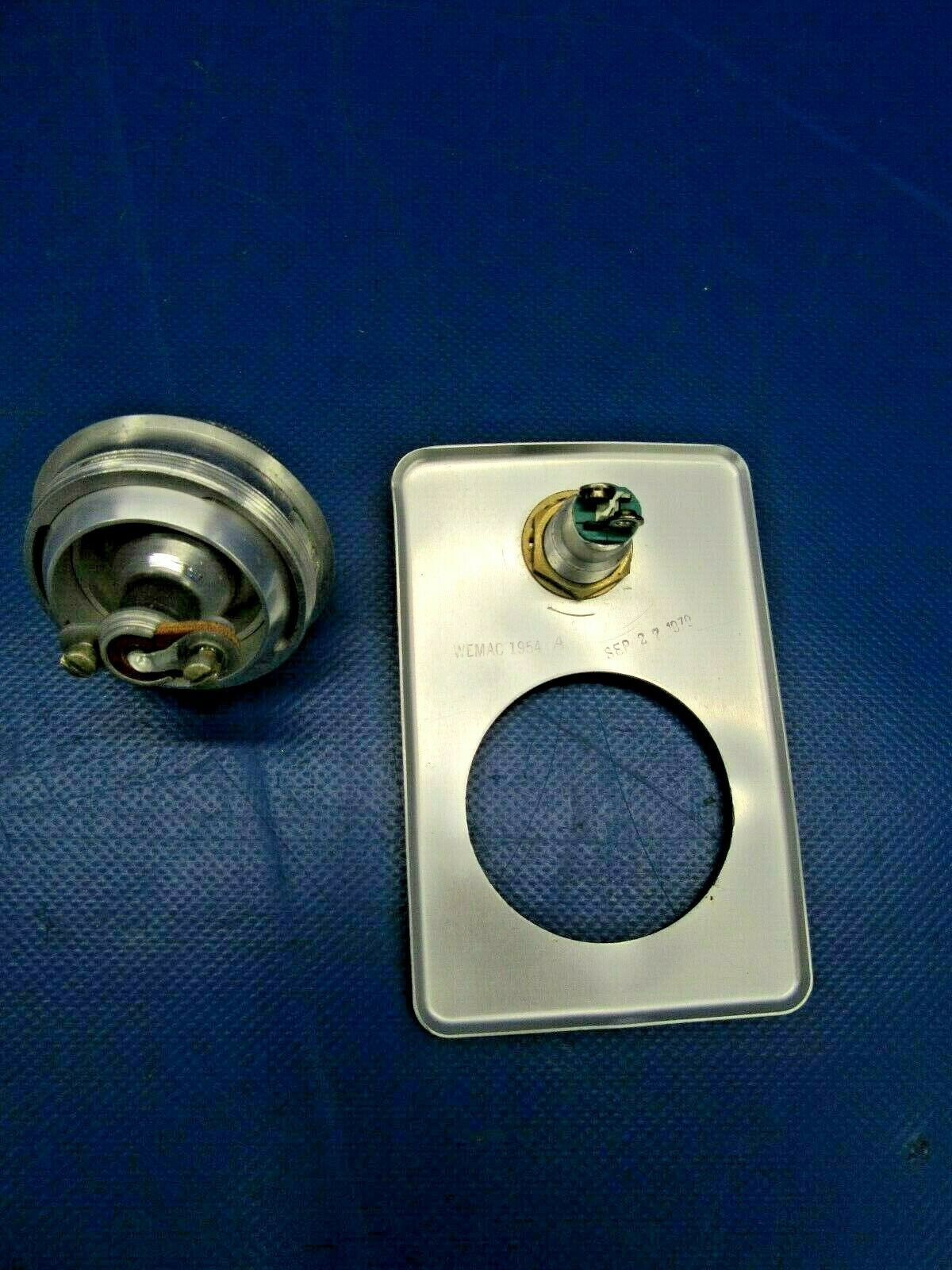 Cessna 310 / 310R Wemac Light & Plate Assy Cabin Lighting P/N 1954 (0219-267)