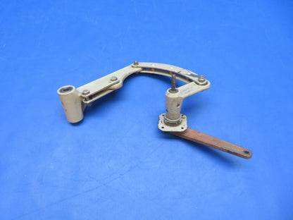 Cessna 310 / 310Q Crank LH MG Door Actuator Retract P/N 5045001-9 (0823-775)