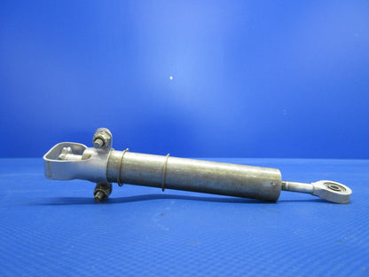 Cessna 310 / 310R Aileron Trim Tab Actuator P/N 0831278-1 NOS (0324-1036)