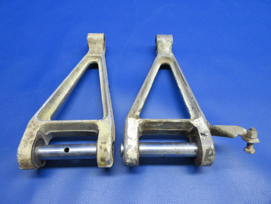 Beech 18 Landing Gear Torque Knee P/N 404-188408 SET (0224-1323)