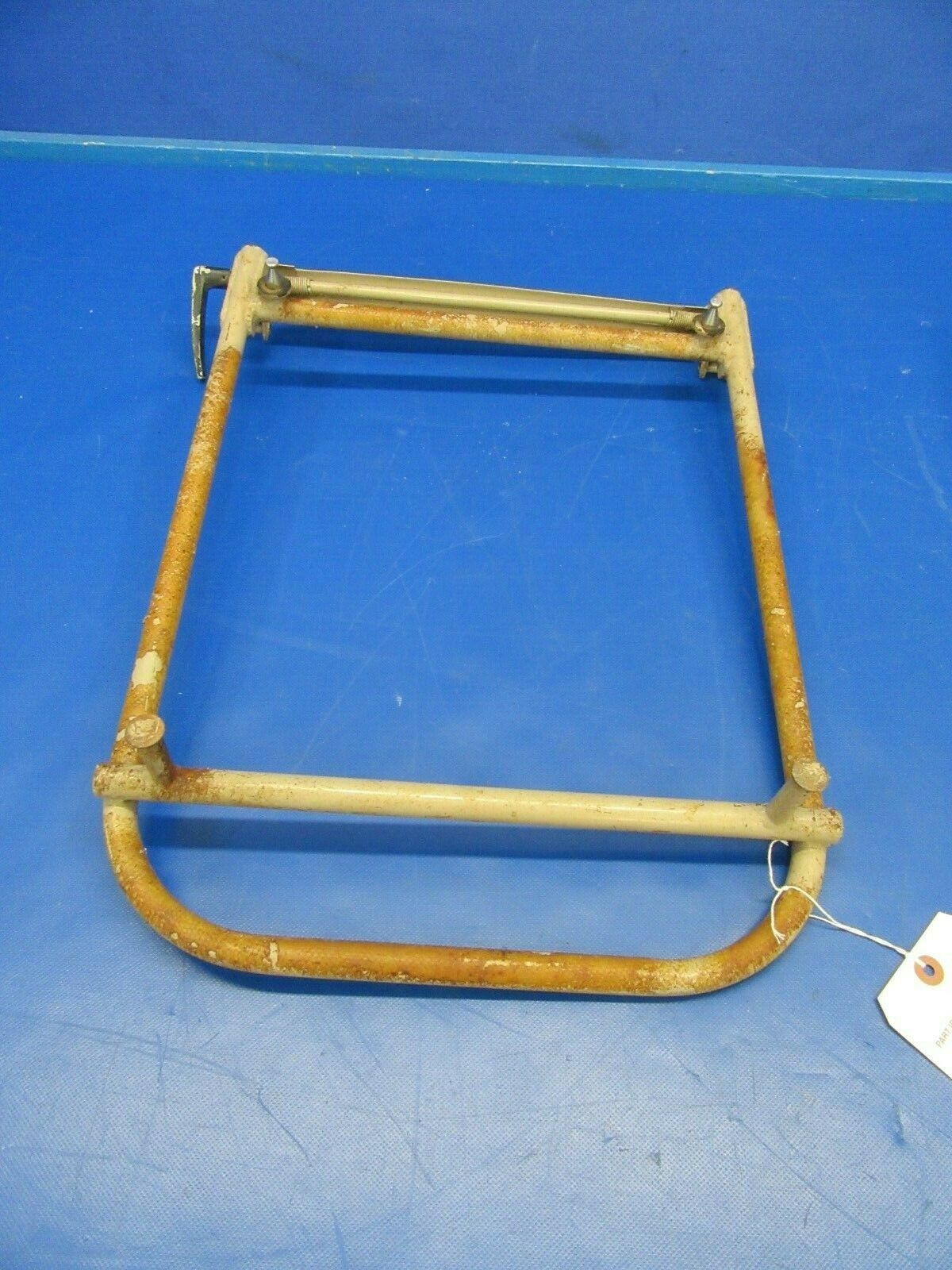 Piper PA32-300 Cherokee Six Seat #4 FWD Face CTR RH Seat 96827-03 (0819-155)