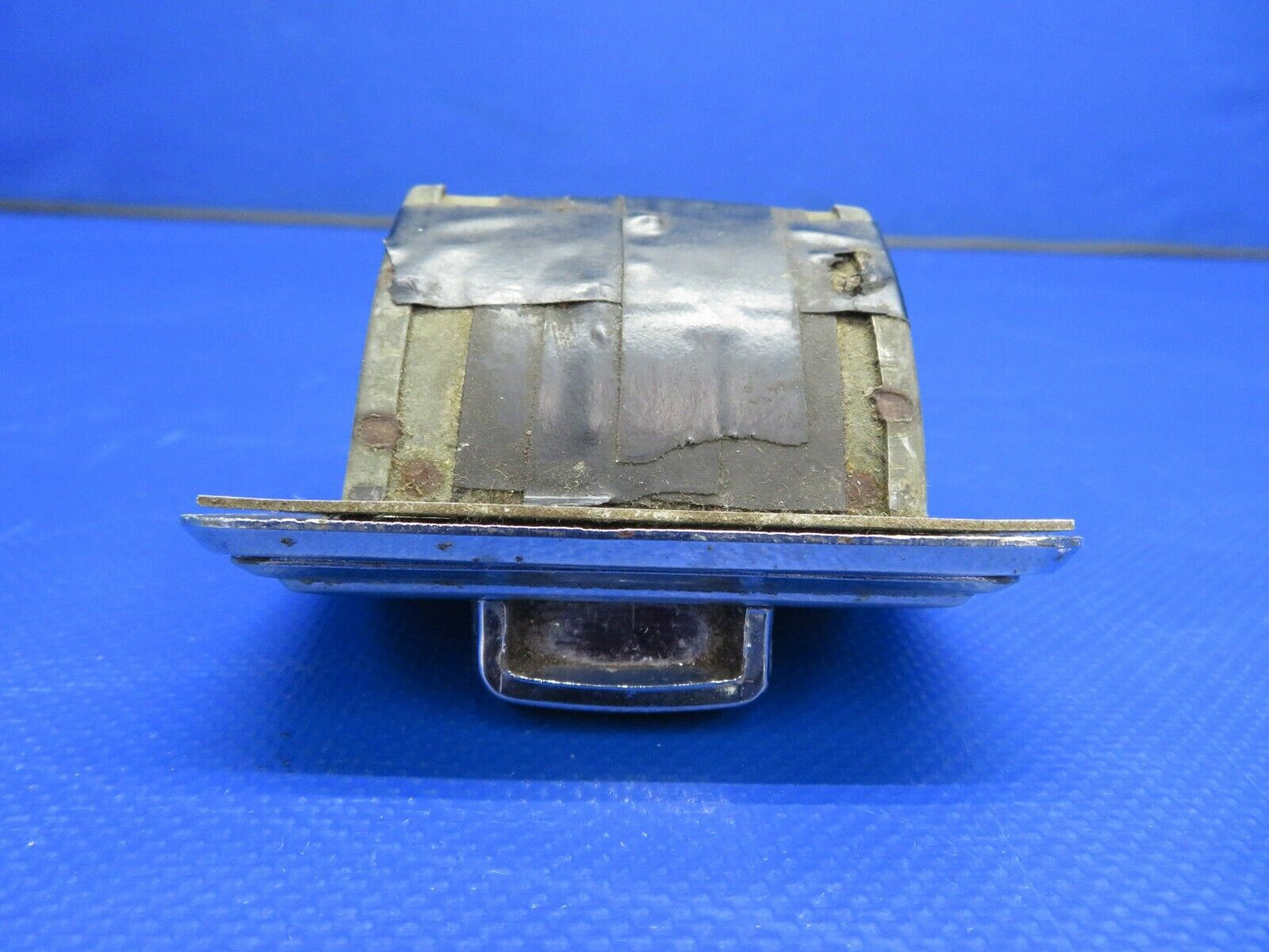 Piper PA-28-140 Ash Tray Receiver P/N 489-388, 65269-002, 65269-02 (1220-348)