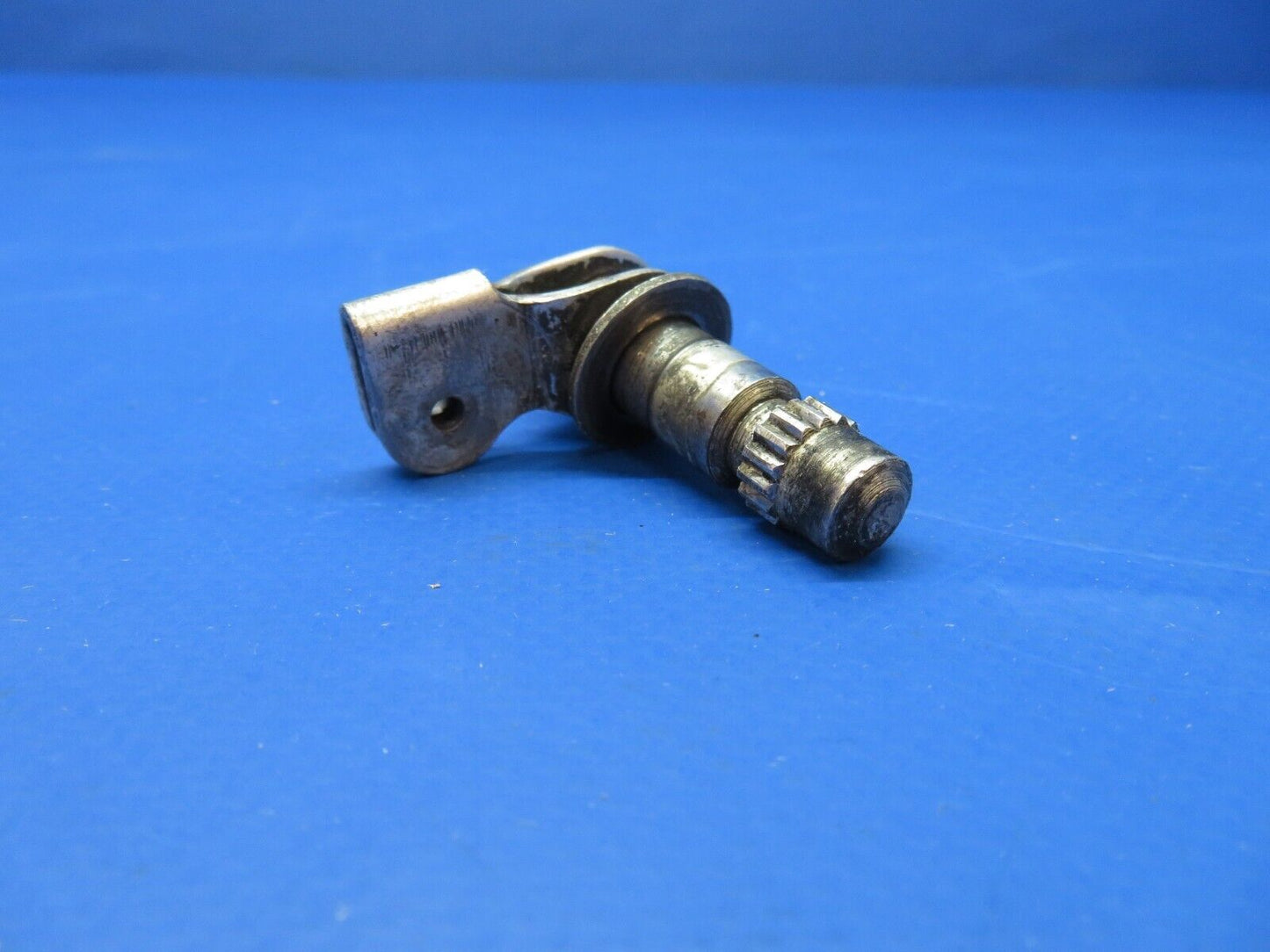 Cessna 172 / 172E Cabin Door Handle Shaft RH P/N 0511227-6 (0223-599)