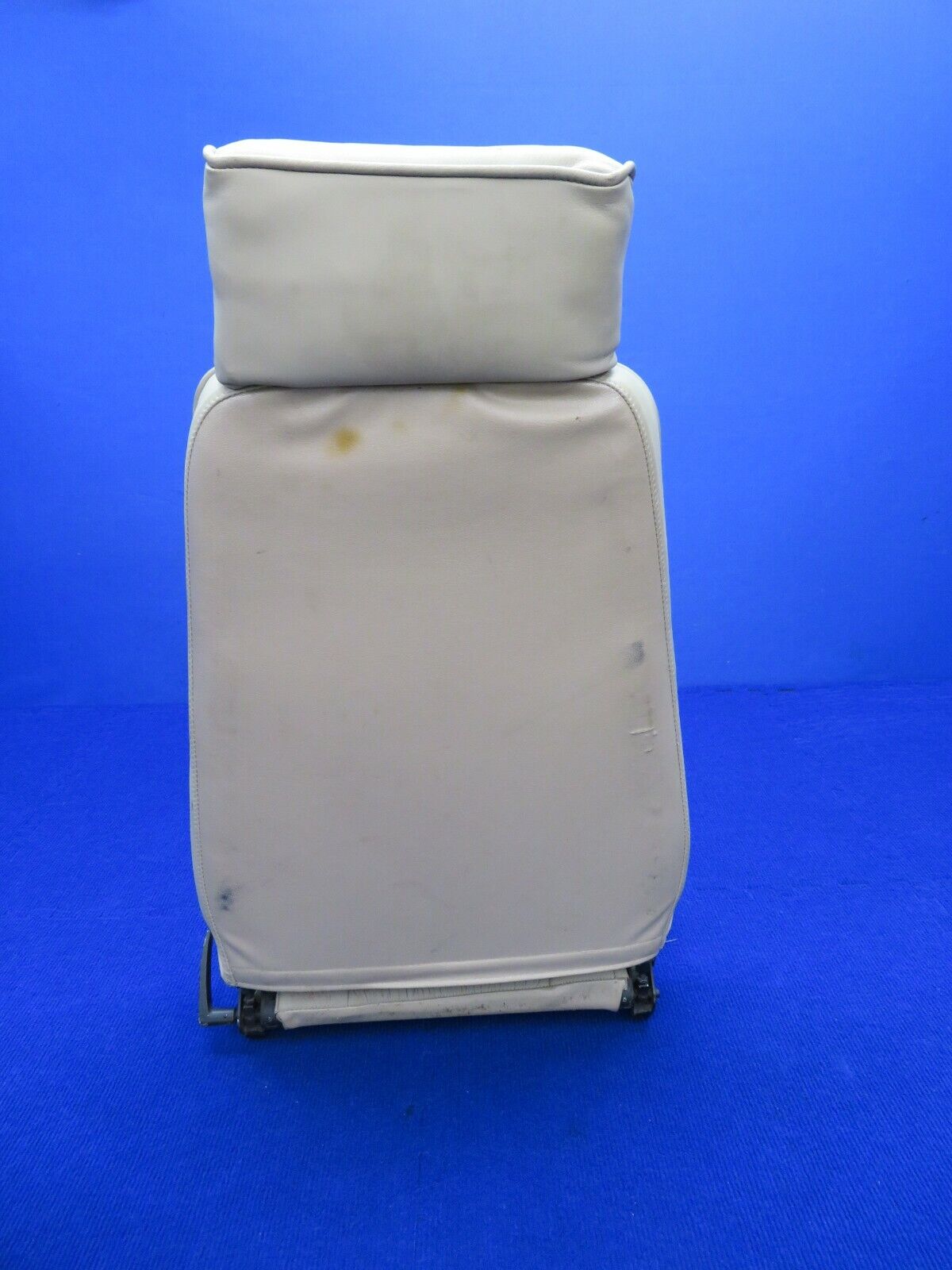 Piper Arrow PA-28R-201T Rear Seat LH P/N 96827-022 (1121-115)