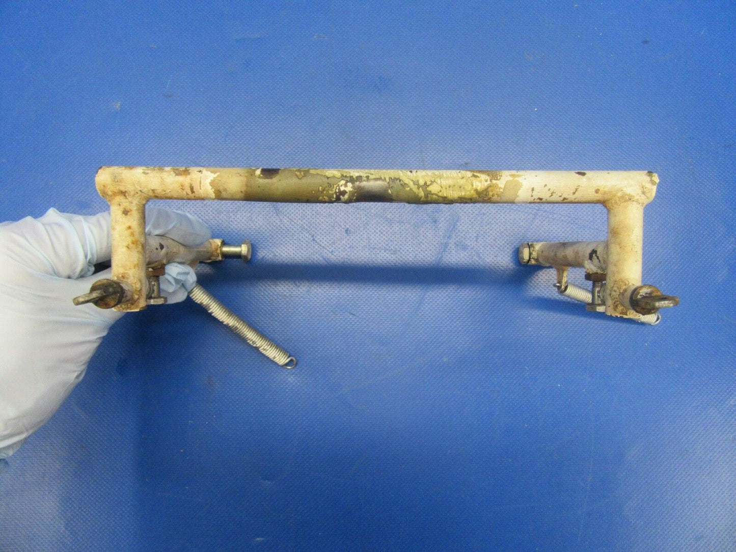 Cessna 177RG Cardinal Actuator Nose Gear Door P/N 2043012-2 (0818-22)