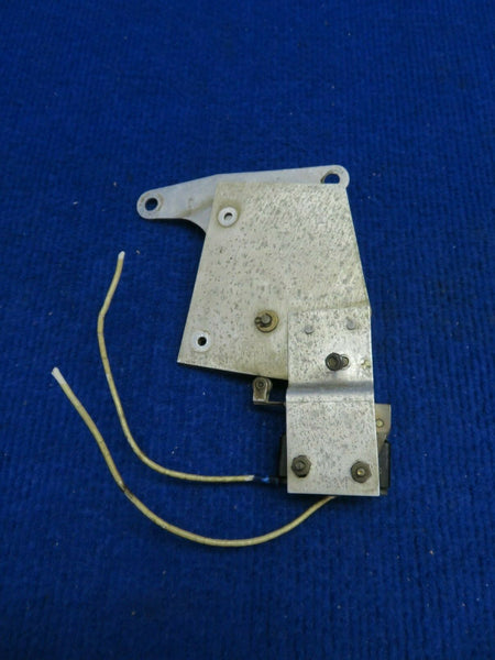 Beech 58 Baron Heat Control Bellcrank & Switch P/N 95-550002-31 (0322-769)