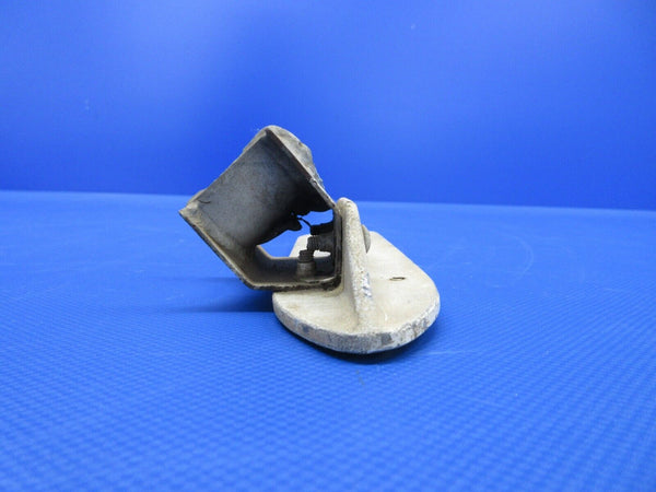 Cessna 172 Landing Gear Step And Bracket LH P/N 0541154-1 (0224-639)