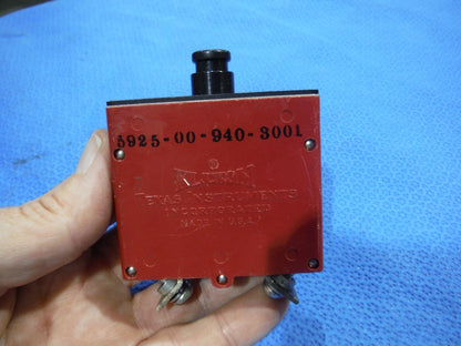 Klixon Circuit Breaker 25amp  NOS   P/N 6752-12-25  (1015-29)
