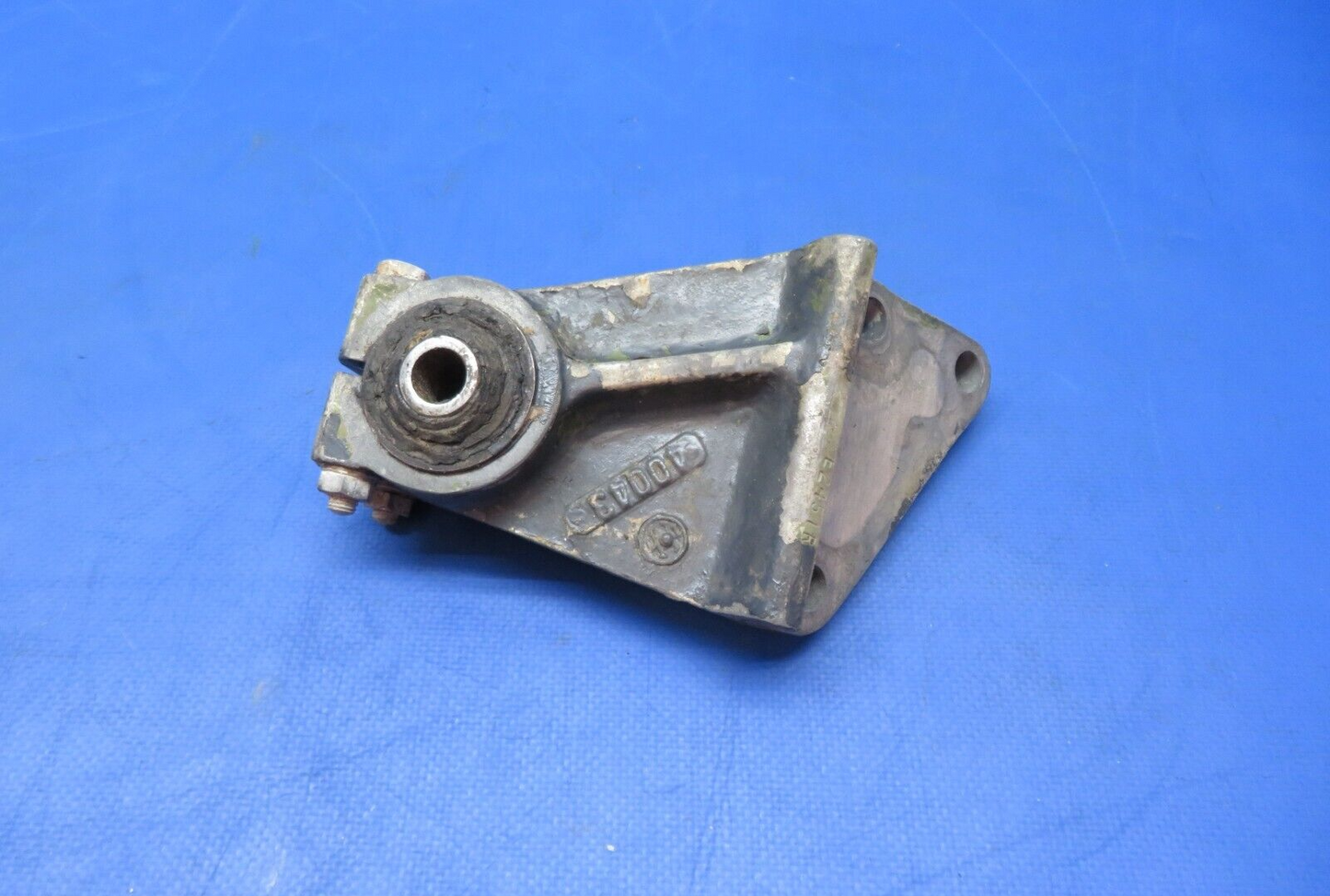 Continental O-300 LH AFT RH FWD Engine Mount Bracket P/N 40043 (0723-540)