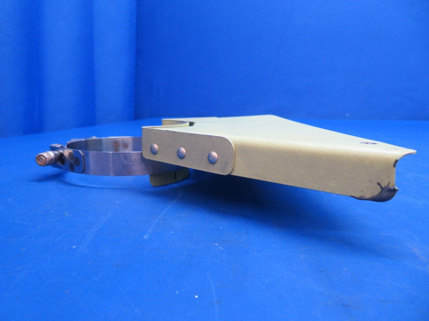 Piper Aerostar 602P Oxygen Cylinder Bracket Assy P/N 670151-503 (0123-751)