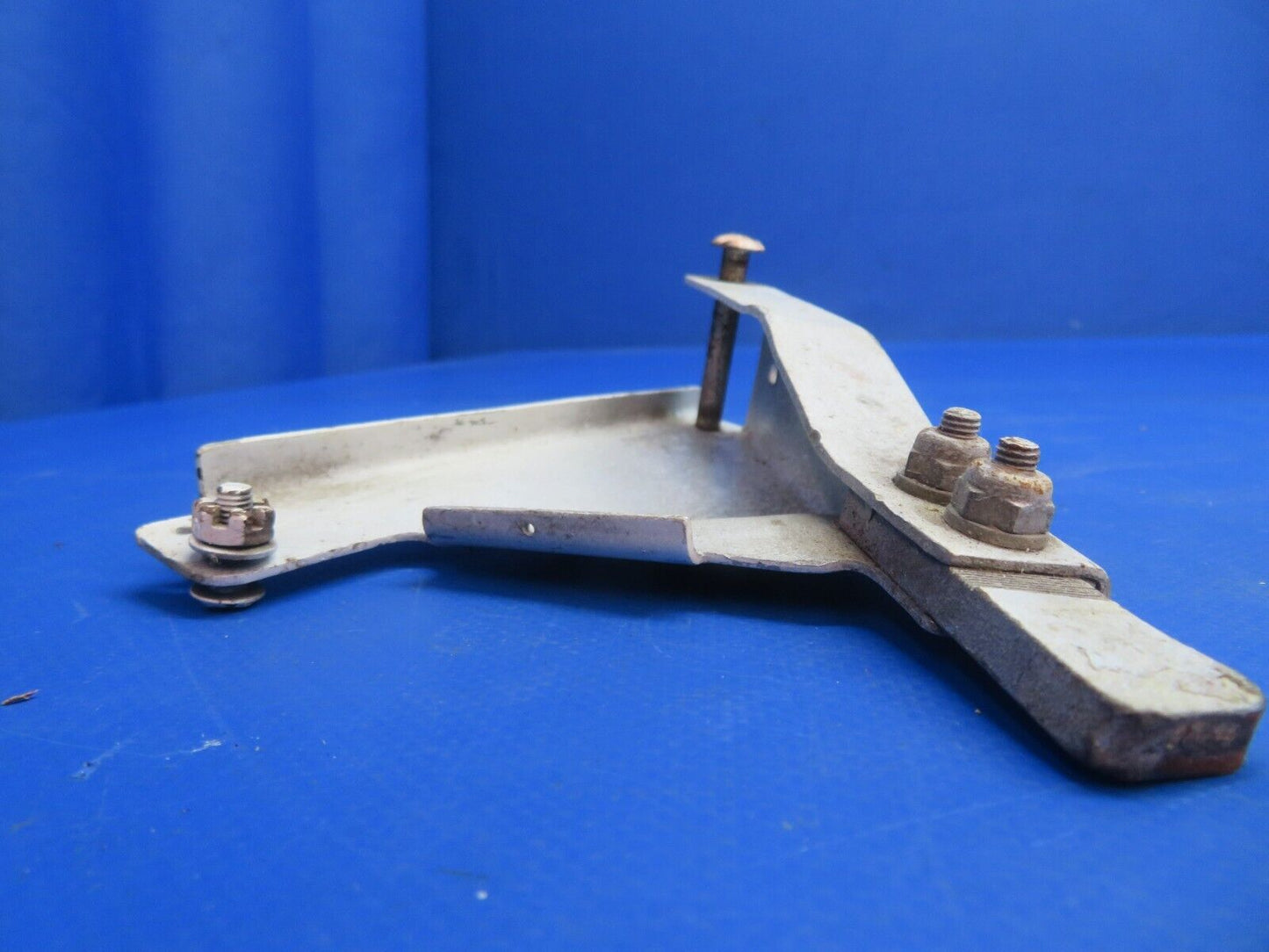 Beech Main Gear Bracket Uplock Assy LH P/N 35-815077 (1122-617)